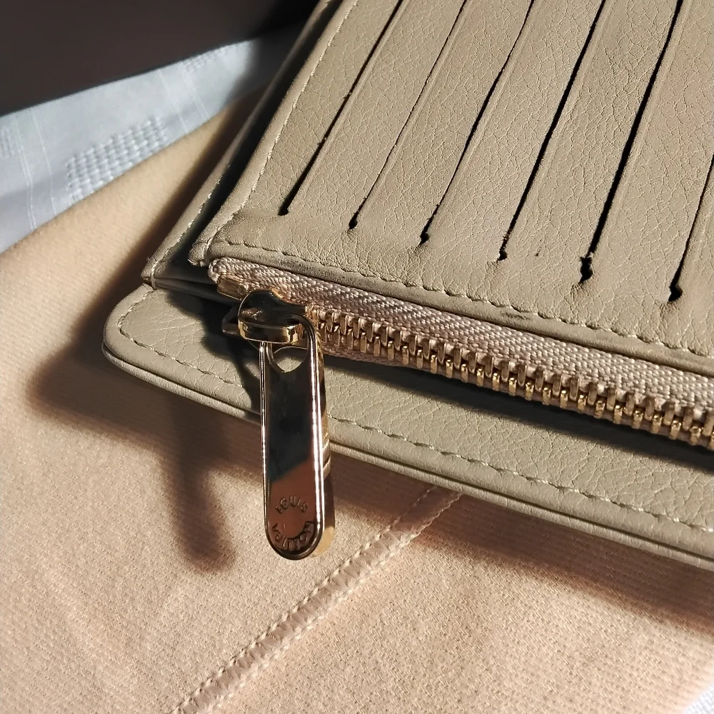 Louis Vuitton Amelia Mahina Wallet full inclusion with COA - Picture 5 of 16